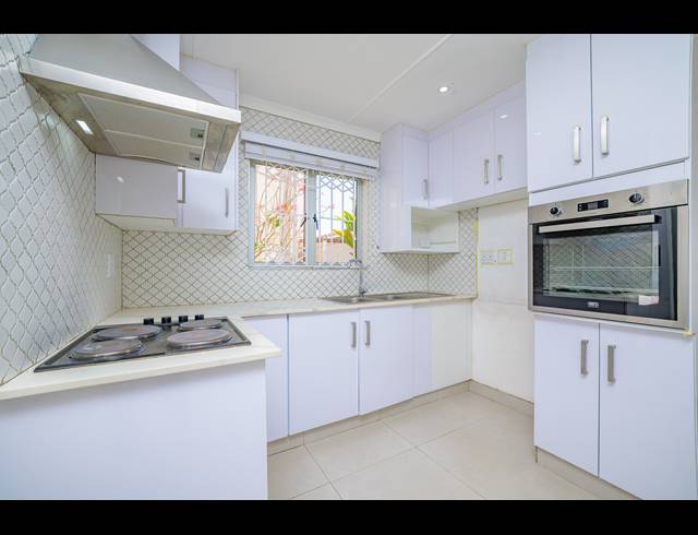 2 BEDROOM SIMPLEX FOR SALE IN SHERWOOD